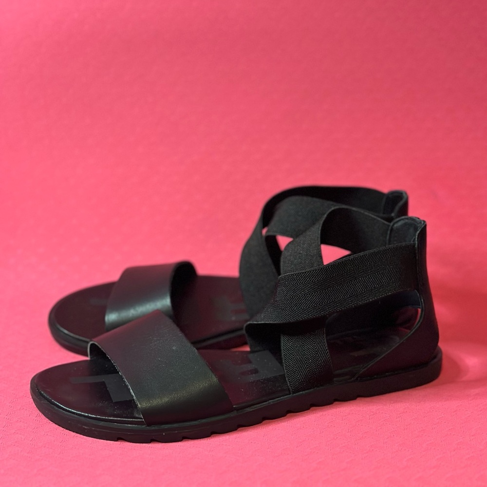 Sorel Black Elastic Strap Sandals